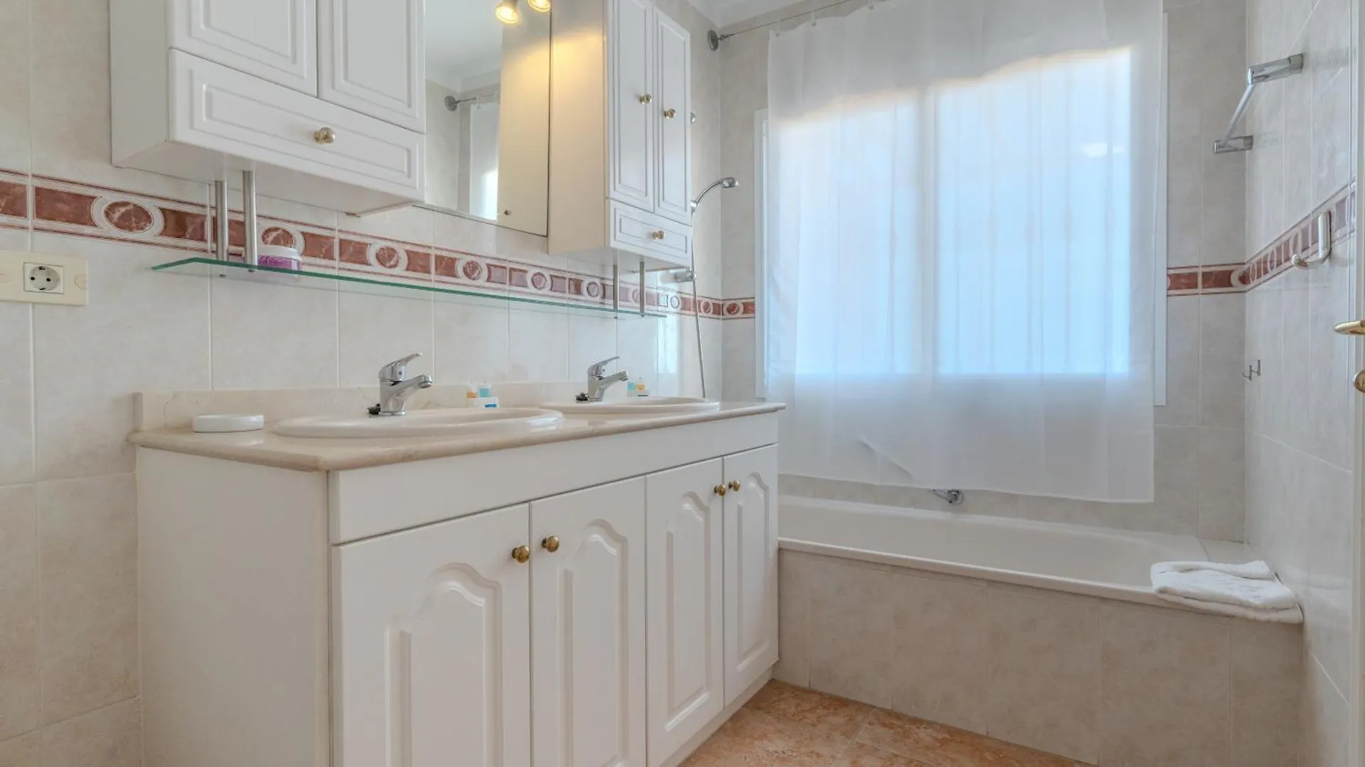 فيلا Vistalmar, Duplex En Costa Adeje أذيخي